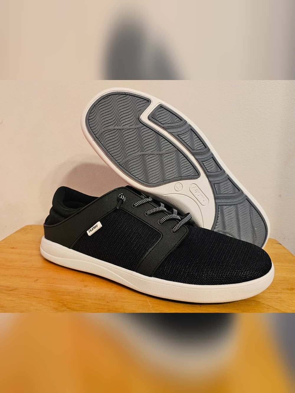 SIZE 12 HURLEY SHORELINE LACE UP MEN'S SNEAKERS COLOR BLACK